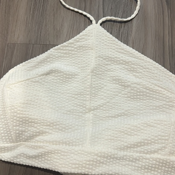 Open back crop top - Picture 2 of 3